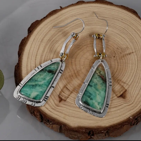 Vintage Asymmetric Two Tone Drop Dangle Earrings Punk Style. - Picture 6 of 6